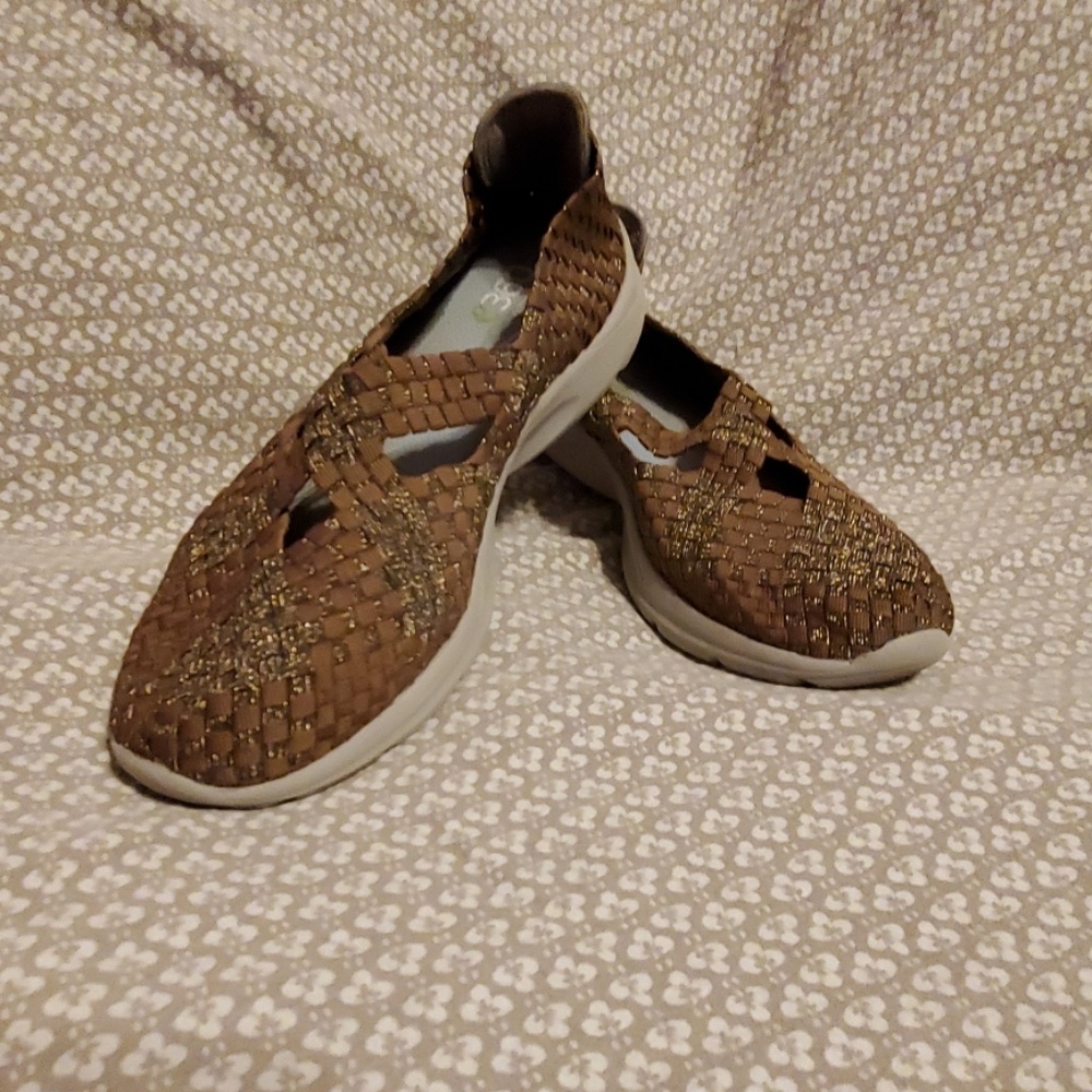 Easy Spirit E-360 woven slip-ons